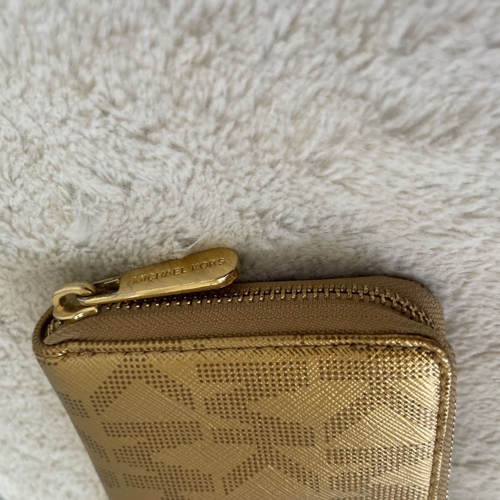 Michael Kors gold Metallic Wallet EUC - Picture 6 of 10